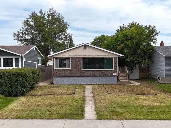 7311 77th St NW, Edmonton, AB T6C 2L3