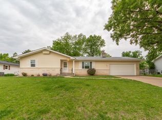 536 Crestwood Rd, Salina, KS 67401