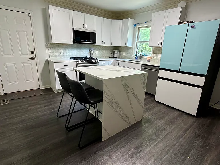2204 Windy Woods Dr — Photo 2