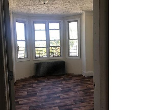 4th image of 136 Hendricks Ave #3