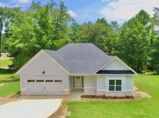 222 Cedar Valley Dr, Wedowee, AL 36278