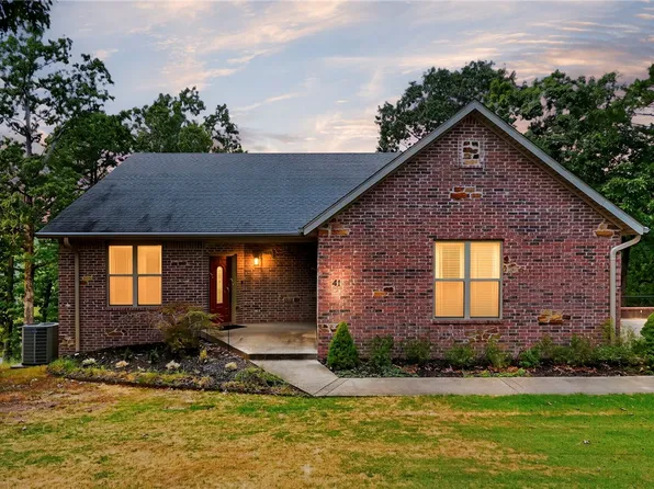 41 Village Rd, Rogers, AR 72756