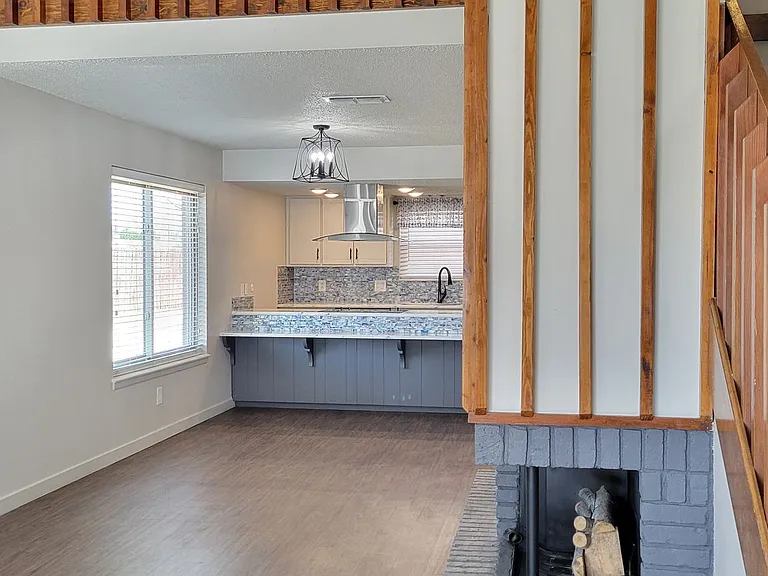 3516D Adenmor Ct — Photo 5
