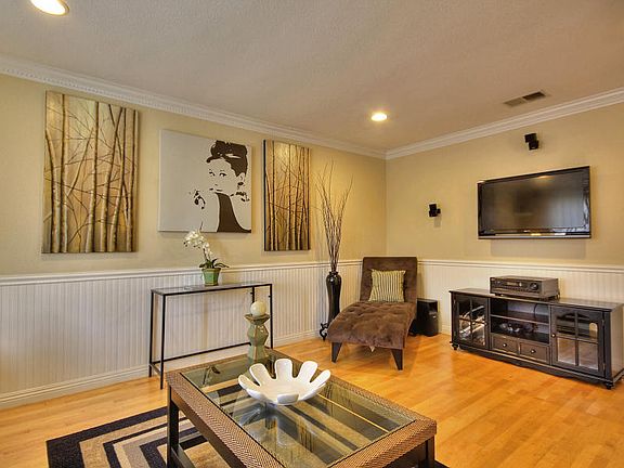 2nd image of 2491 Ascot Way