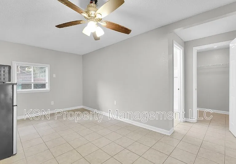 117 Windsor Rd — Photo 41
