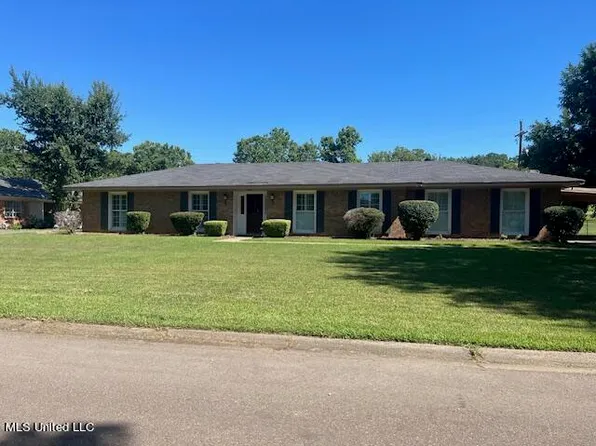 706 Alta Vista Dr, Greenwood, MS 38930