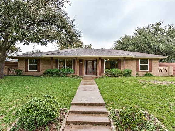 3rd image of 2601 Pin Oak Ln