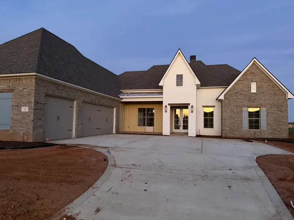 613 Danube Cir, Bossier City, LA 71111