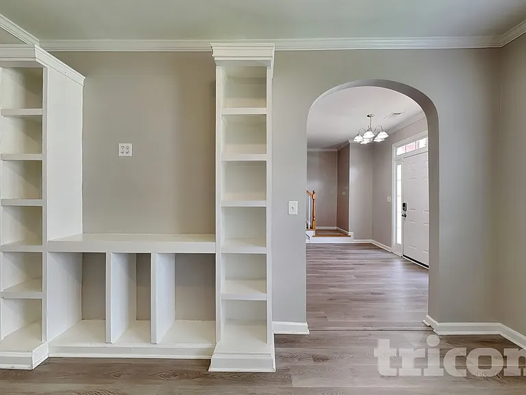 1219 Falls Creek Ct — Photo 3
