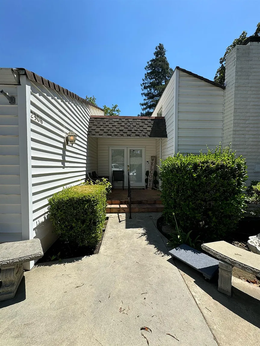 2306 Carmichael Way photo 1