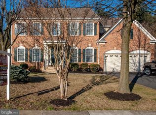 6092 Deer Ridge Trl, Springfield, VA 22150