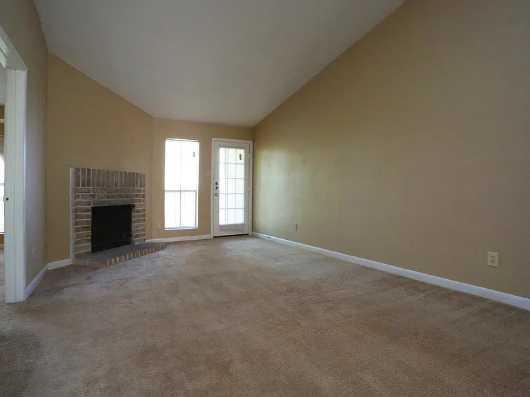 Point at Windmill Lakes — Photo 12