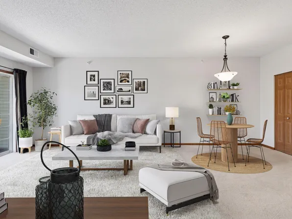 114200 Hundertmark Rd Unit 404, Chaska, MN 55318