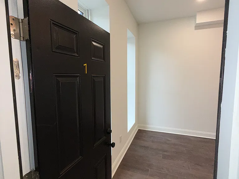 2028 Druid Hill Ave — Photo 5
