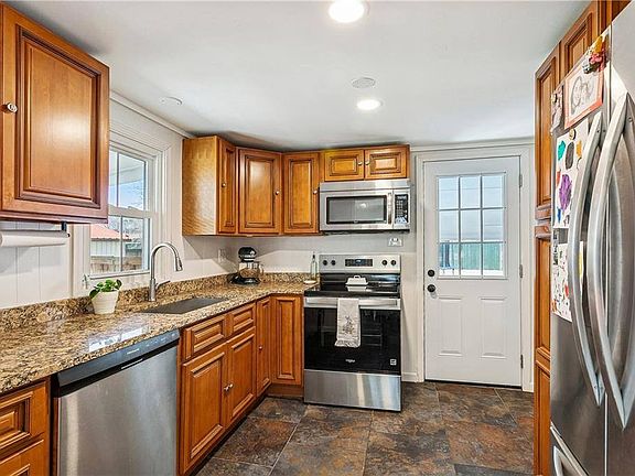 5th image of 4162 Dauphine St