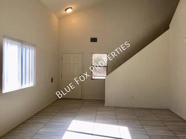 Centrally located 3bed, 2.5 bath home next to the Rillito River Park — Photo 4