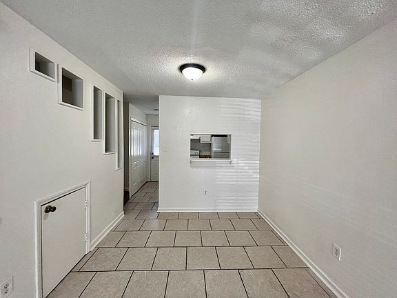 2nd image of 106 Country Ln #B