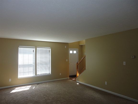 5th image of 8102 Lois Ln