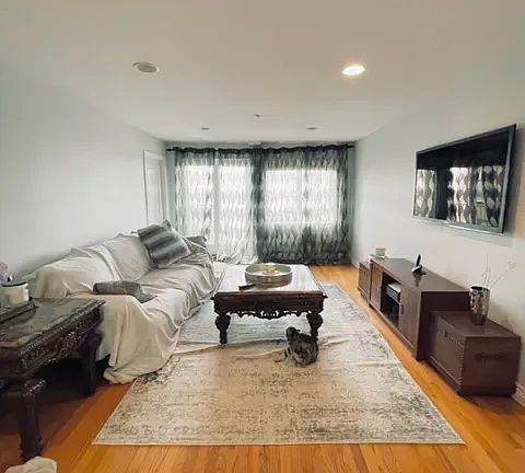 3rd image of 40 W Brighton Ave APT 605