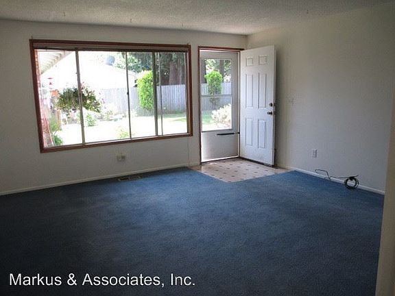 4th image of 14336 SE Cedar Ave