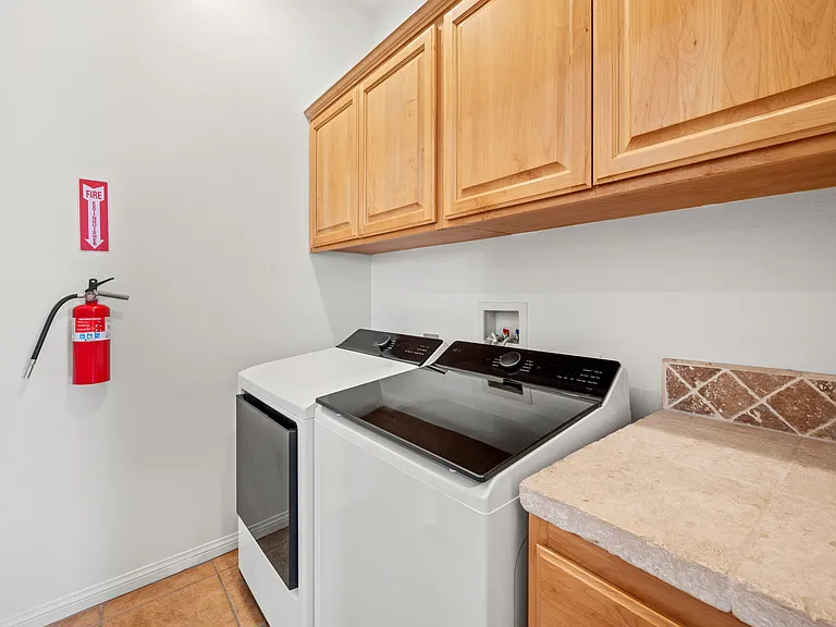 13334 Hidalgo St — Photo 39