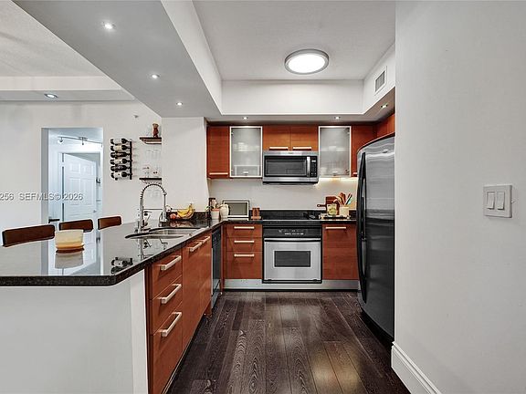 4th image of 2030 S Douglas Rd APT 401