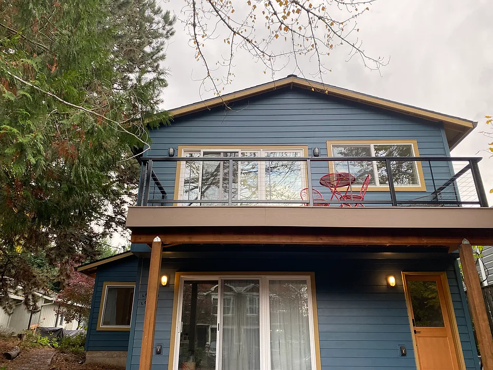 930-932 SE Clatsop St #930