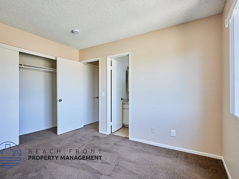 1636 E 6th St — Photo 17