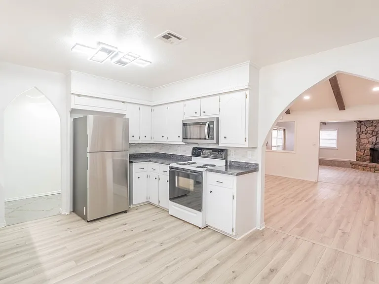 4328 S 27th West Ave — Photo 3