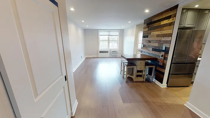 Rented by Metro Garden Realty NYC | media 9