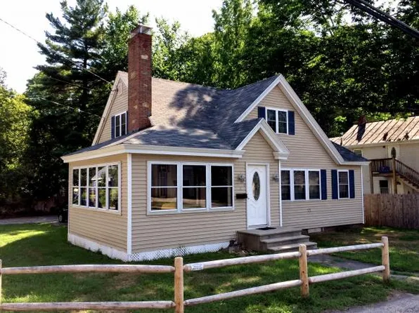 11 N Main St, Derry, NH 03038