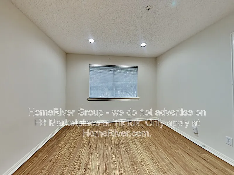 3 bed, 2.0 bath, 2100 sqft, $2,895 — Photo 3