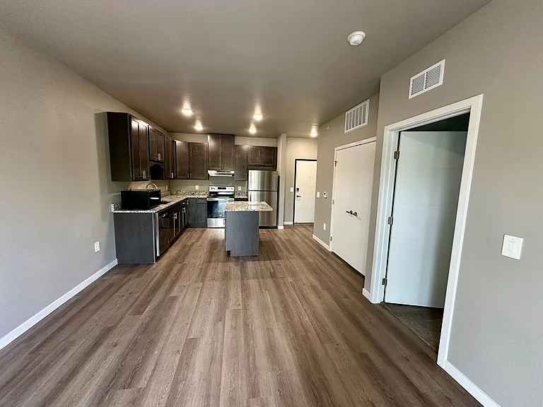 Kraewood Flats - Summer Rent Special through July 31 2026 — Photo 41