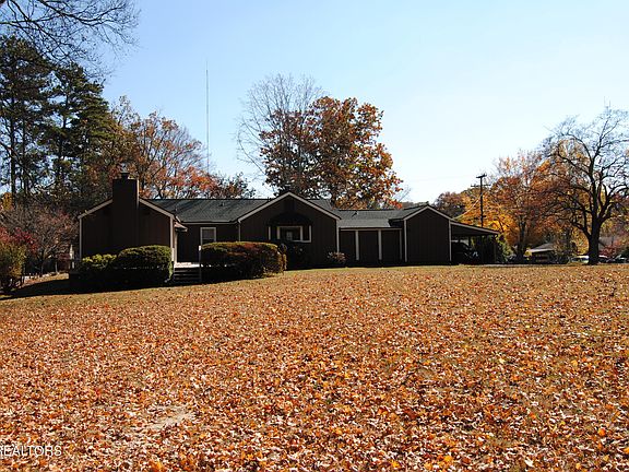 2nd image of 1201 Woodcrest Dr