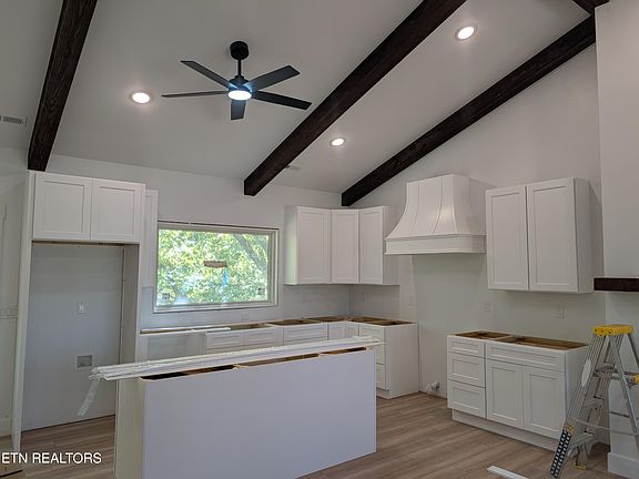 5th image of 64 Buena Vista Dr