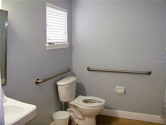 3rd image of 136 S Bumby Ave #2