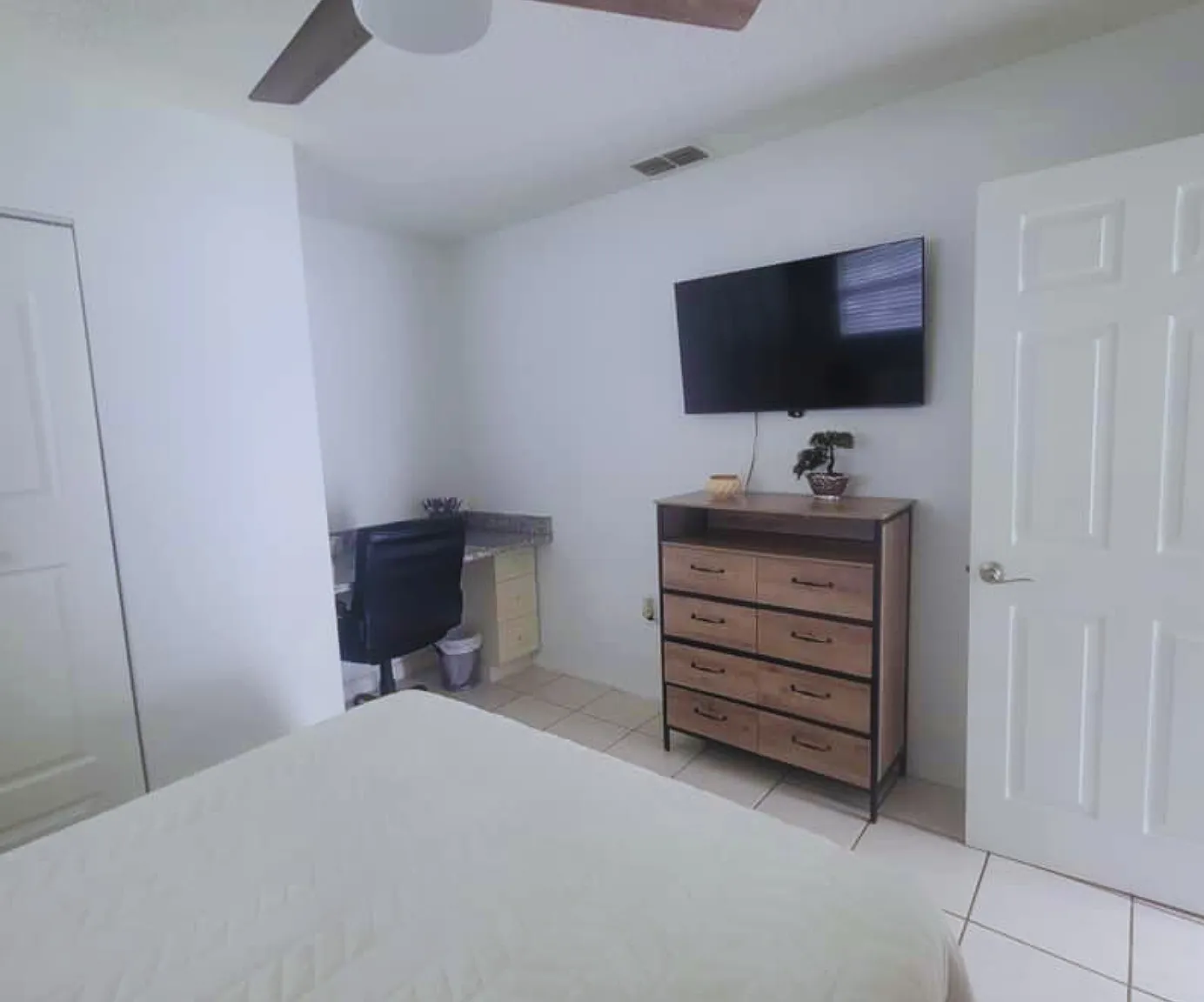 1 bed, $1,400 — Photo 3