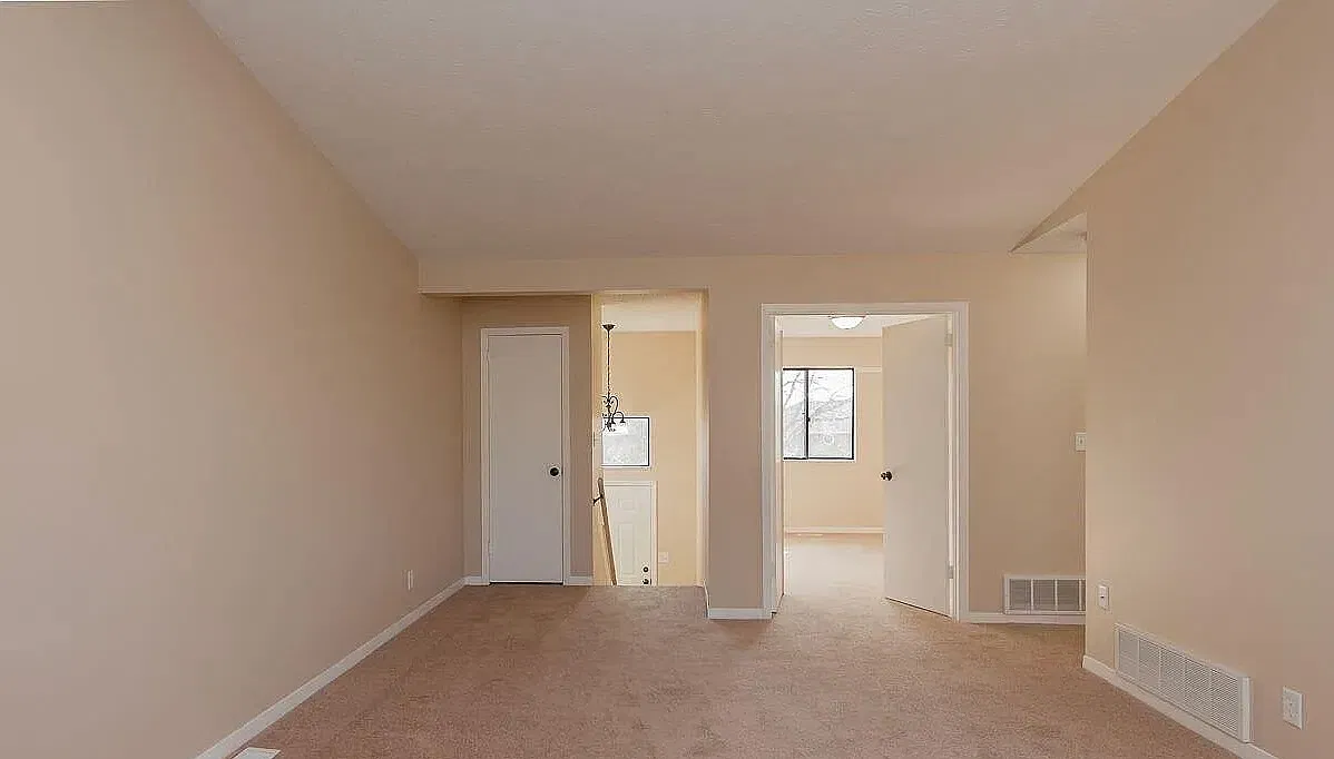 2 bed, 1.5 bath, 1300 sqft, $1,695 — Photo 3