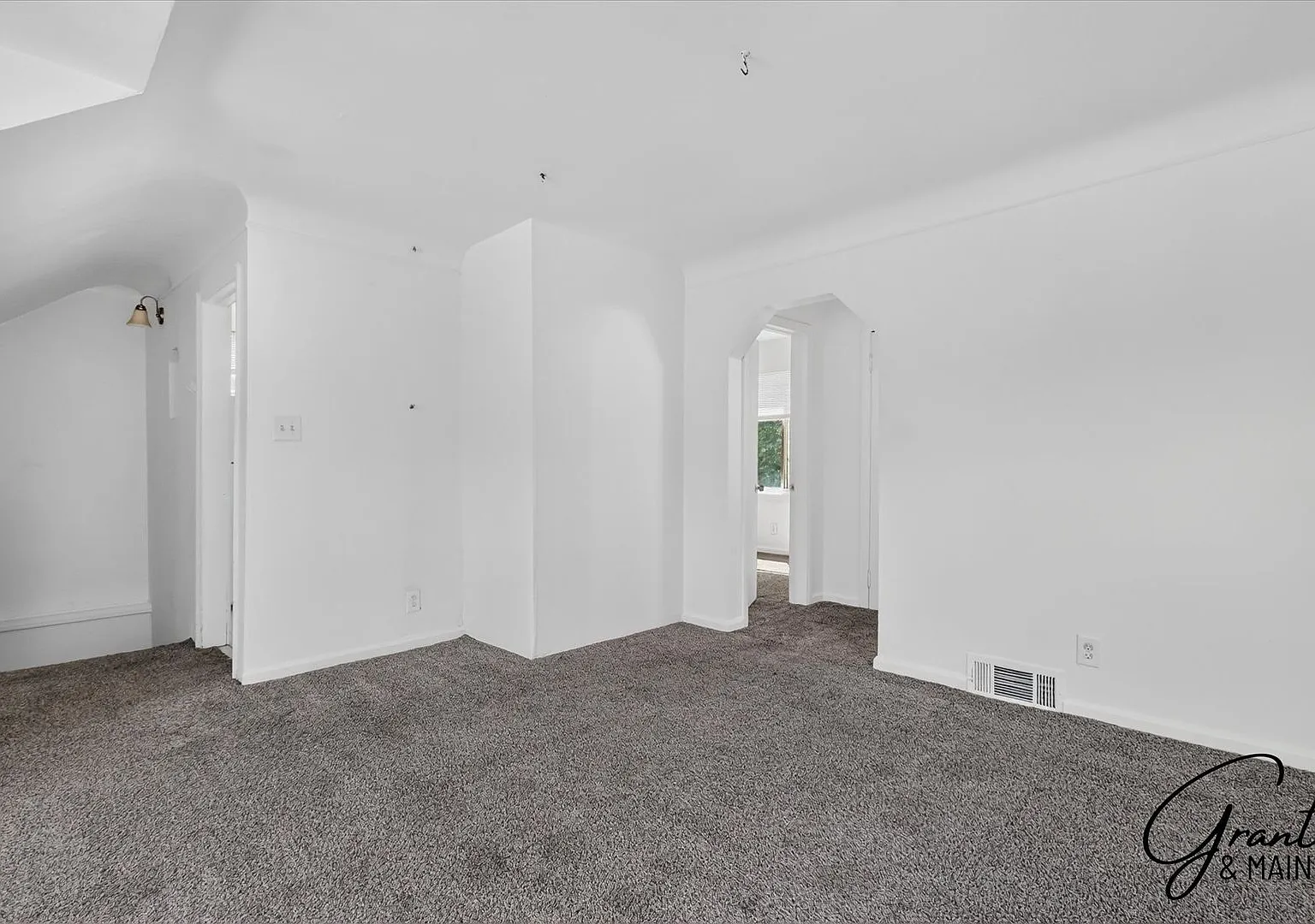 5781 Chalmers - Roni Derech — Photo 3