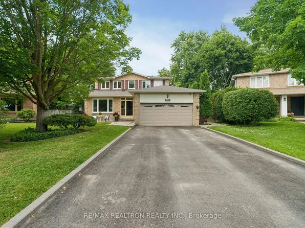 599 Brooks Howard Ct, Newmarket, ON L3Y 6V2