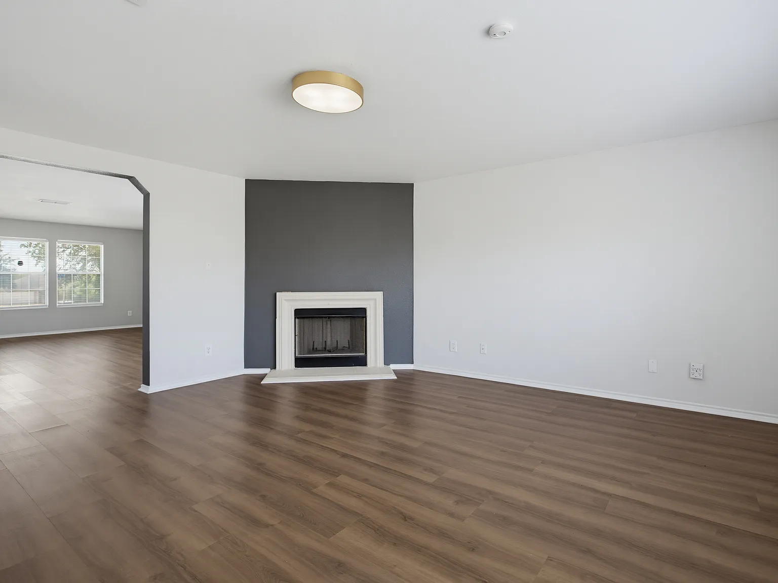 4 bed, 2740 sqft, $2,295 — Photo 3