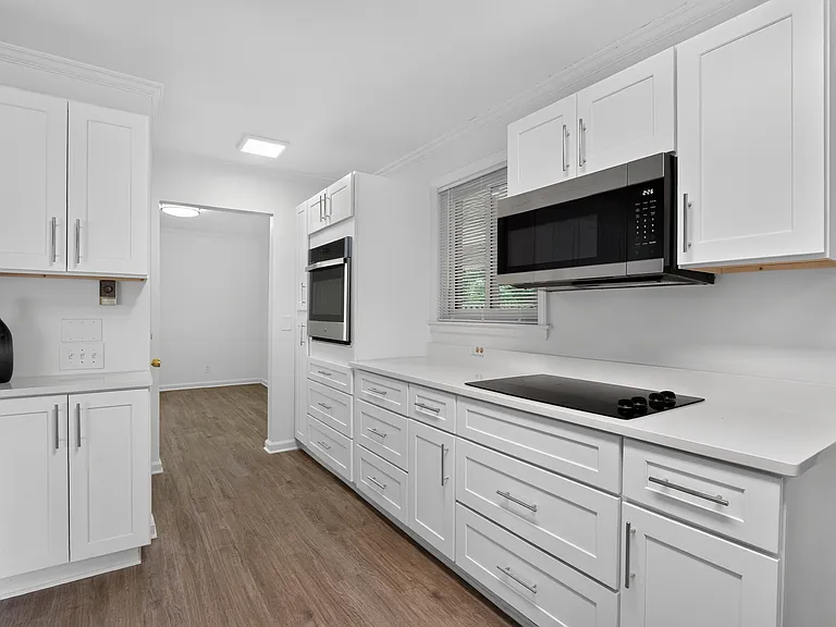500 Emerald Pond Ln — Photo 8