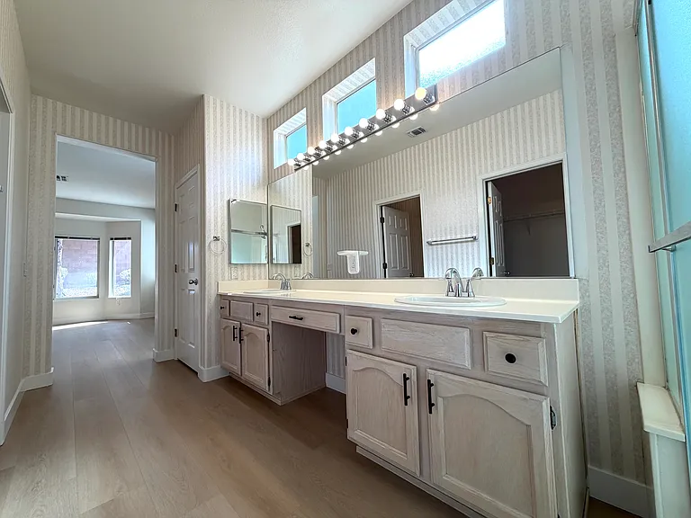 2021 Poppywood Ave — Photo 32