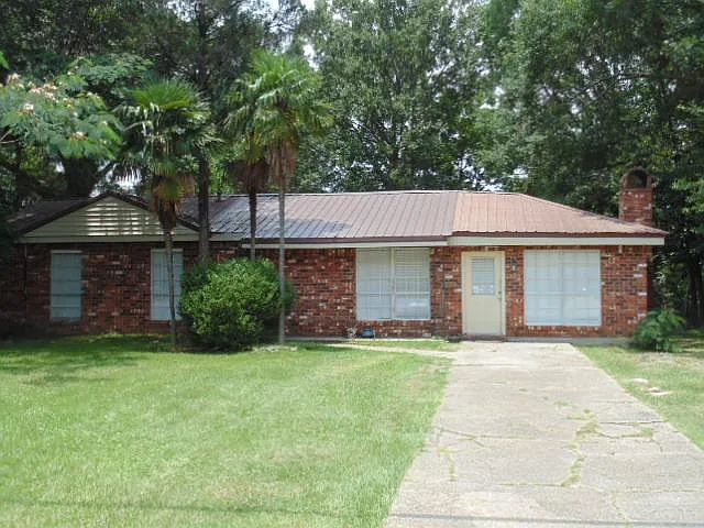 4 bed, 2091 sqft, $1,400 — Photo 1