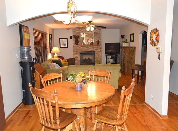 3rd image of 24833 W Fescue Dr
