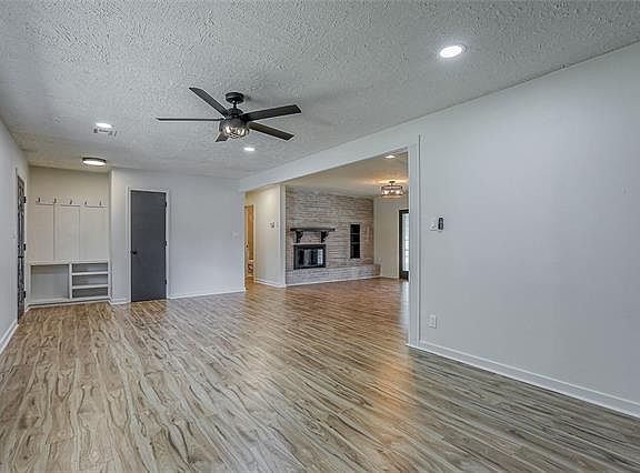 4th image of 16811 Sunset Dr