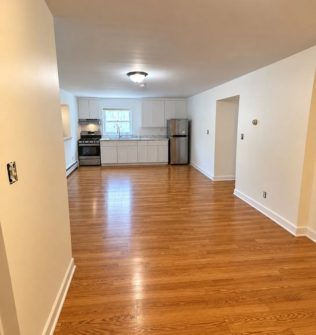 Fairview Ave, Tuckahoe — Photo 2