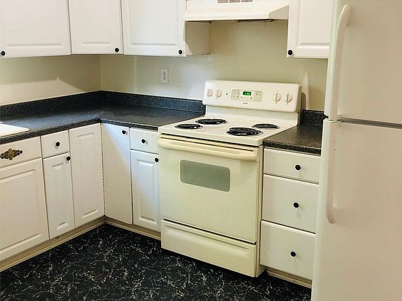 5th image of 703 Olde Forge Dr