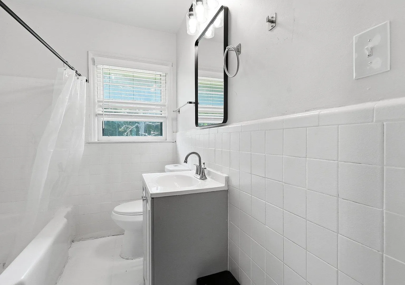 4 bed, 7.0 bath, 2105 sqft, $1,018 — Photo 3