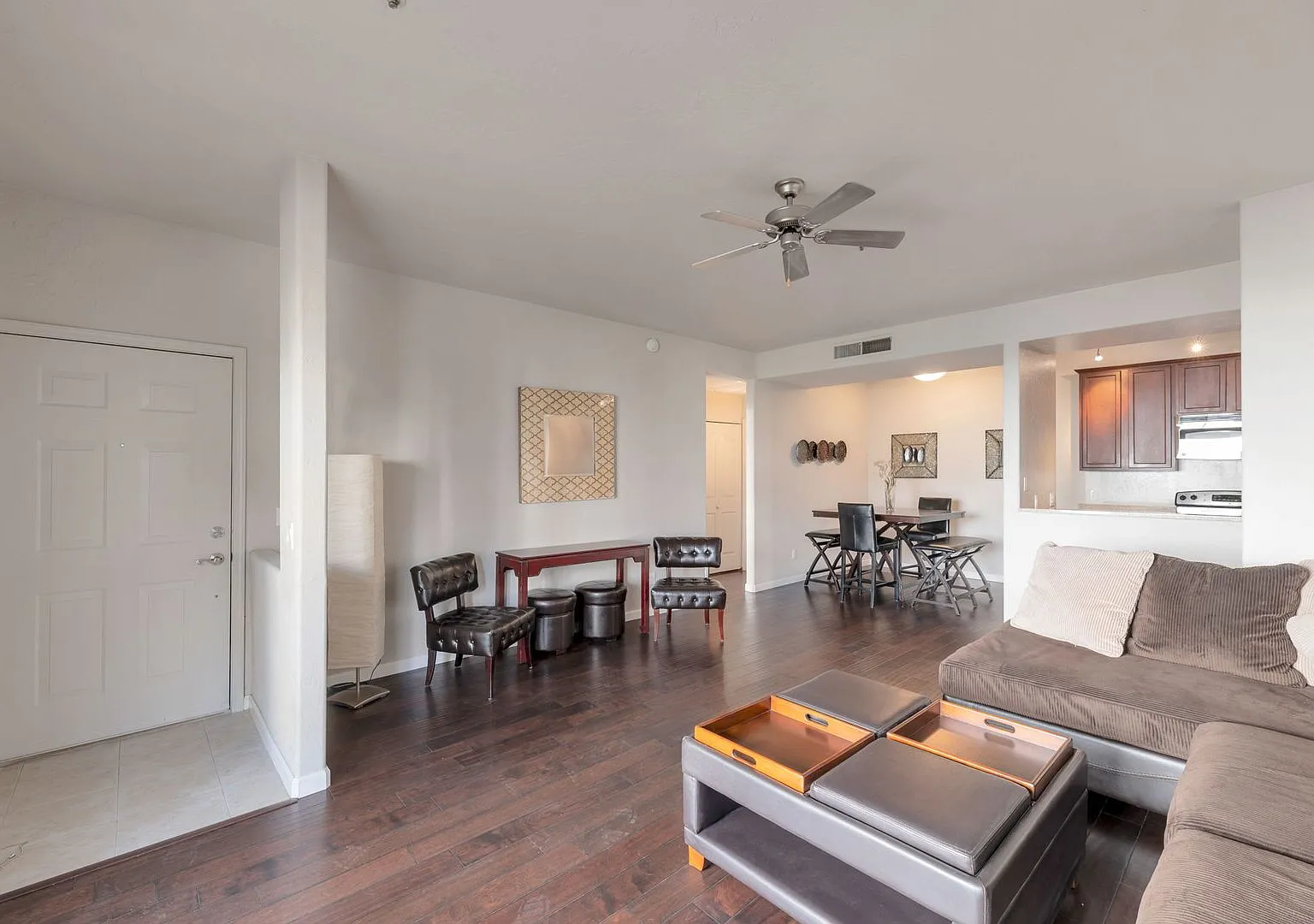 Fully Furnished 2-Bedroom Home in Prime Scottsdale Location — Photo 3